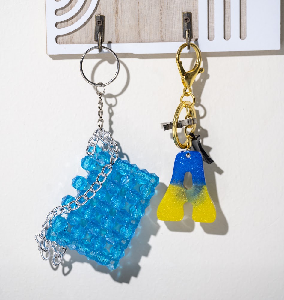Beaded Mini Bag & Resin Letter Keychain Set