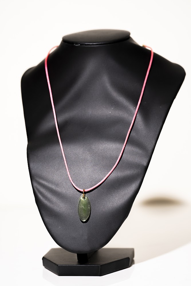 Green Stone Oval Pendant Necklace