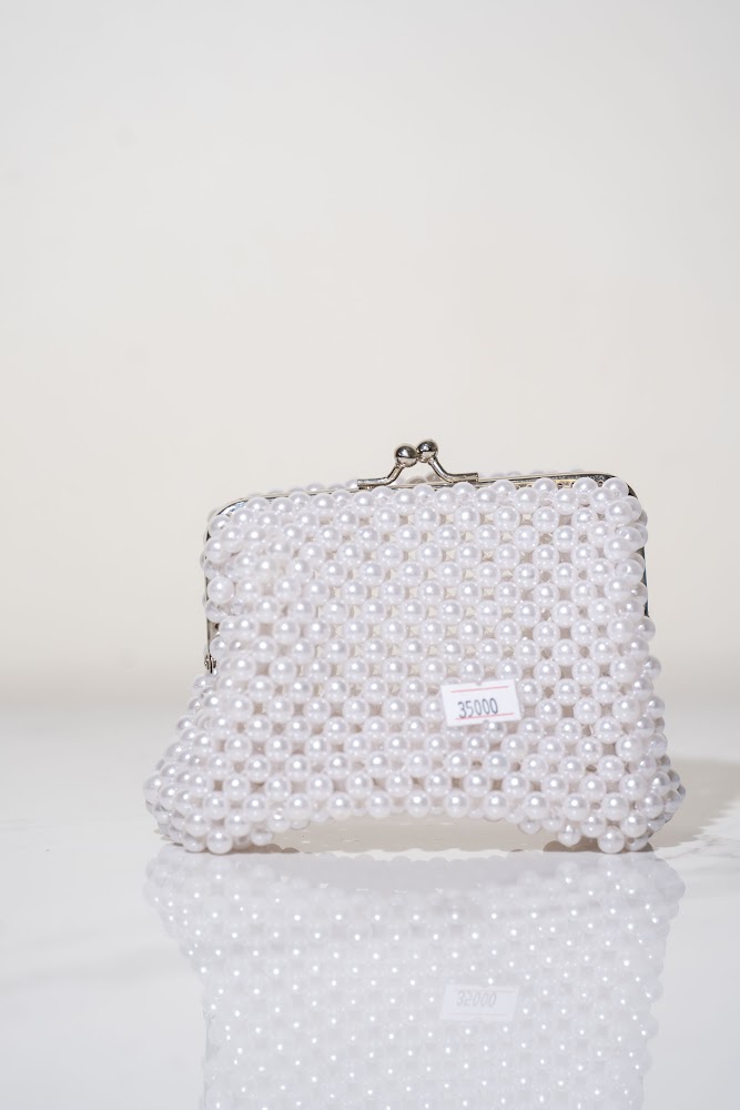 Classic White Pearl Kiss-Lock Clutch